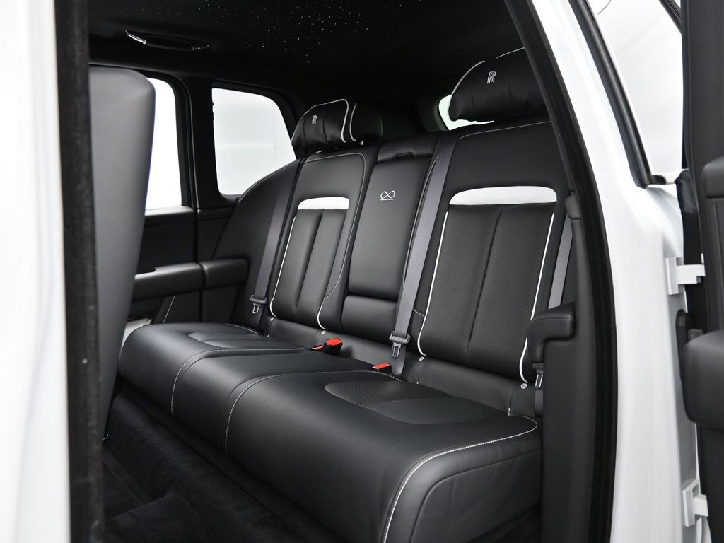 Certified 2021 Rolls-Royce Cullinan Black Badge image 26