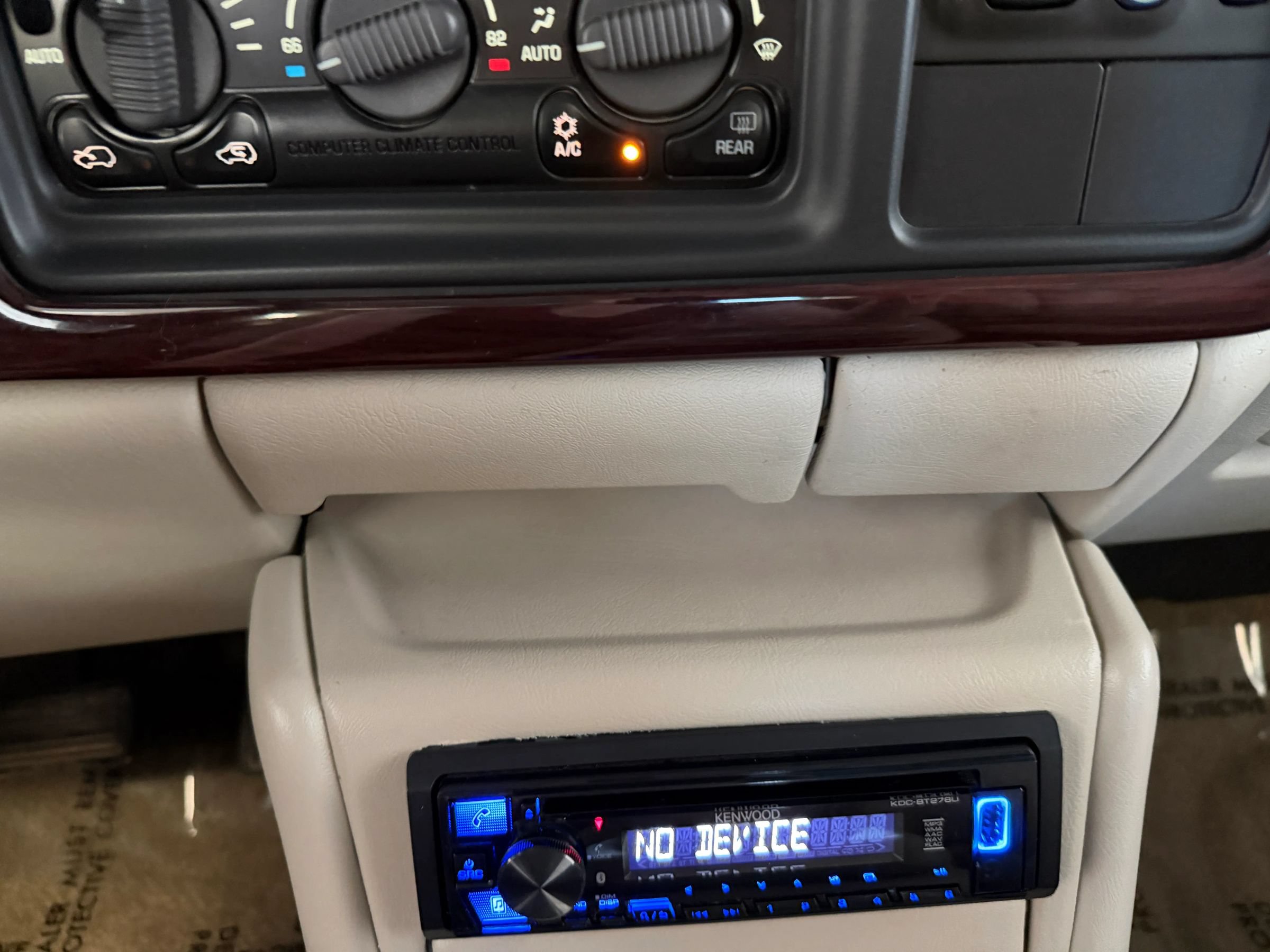 Used 2002 GMC Yukon XL SLT AWD/4WD image 19