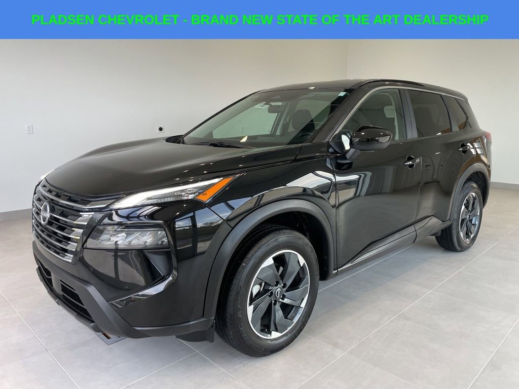 Used 2025 Nissan Rogue SV image 1