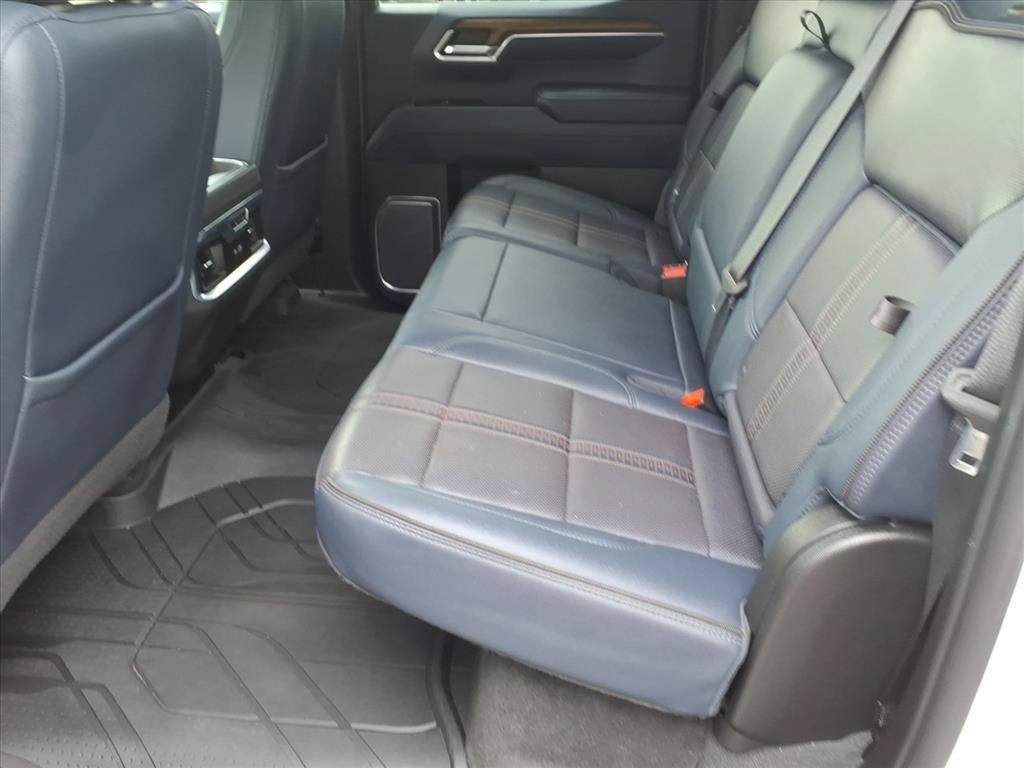 Used 2022 Chevrolet Silverado 1500 High Country w/ High Country Premium Package AWD/4WD image 13