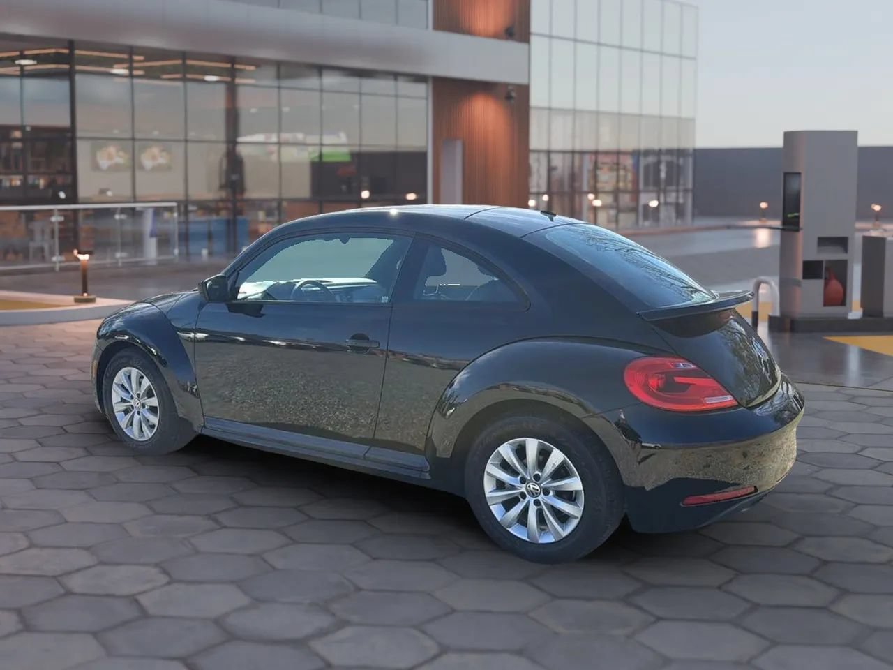 Used 2015 Volkswagen Beetle 1.8T FWD image 25