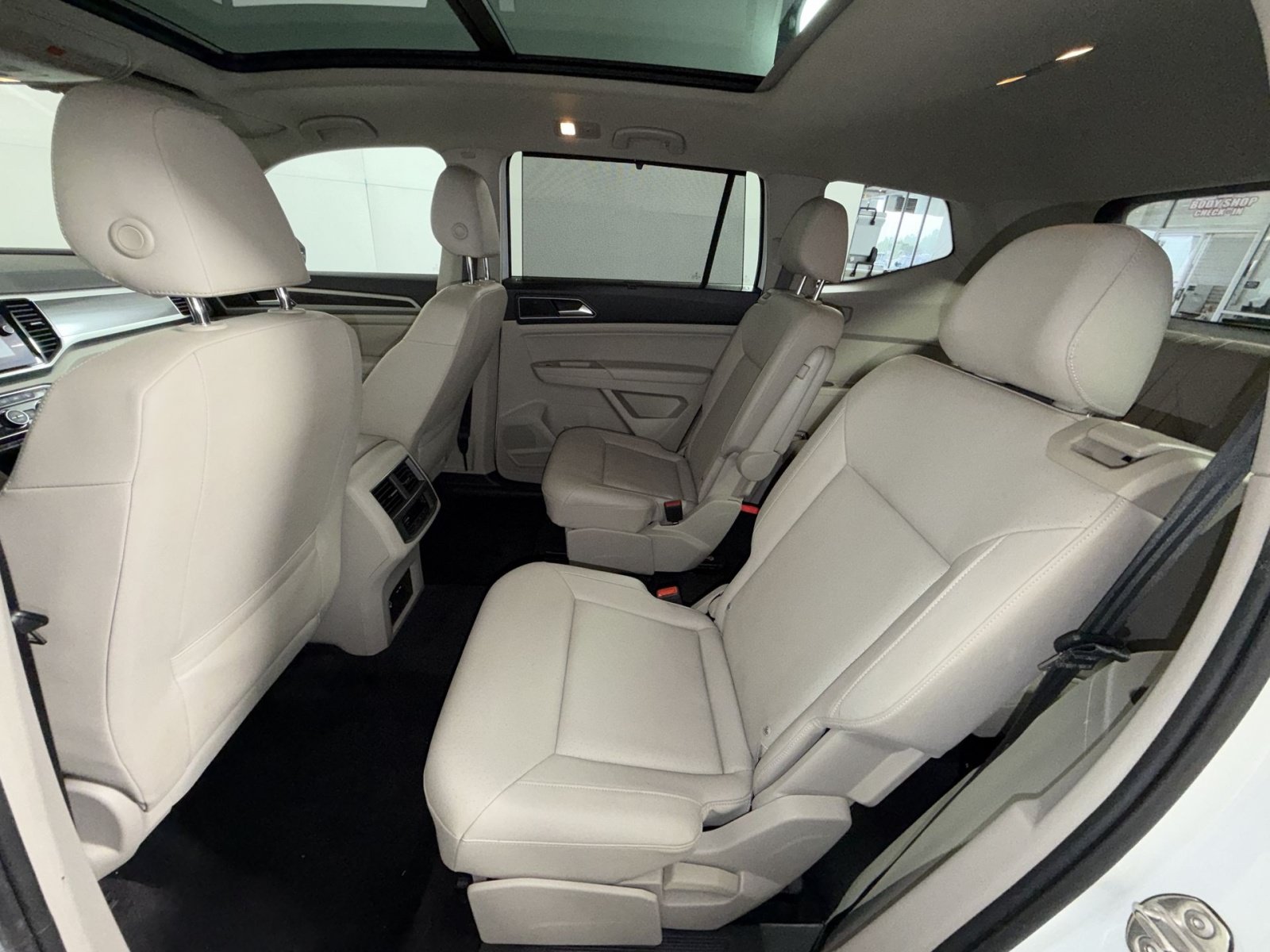 Used 2019 Volkswagen Atlas SEL R-Line AWD/4WD image 23