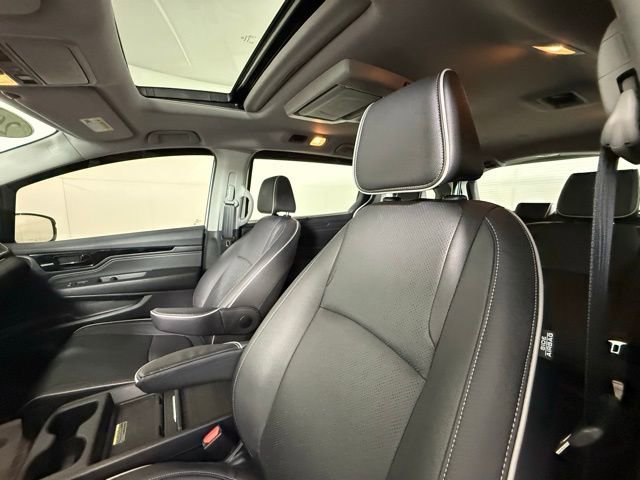 Used 2024 Honda Odyssey Elite image 5
