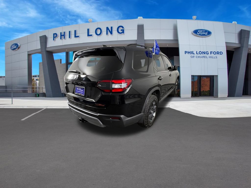 Used 2025 Honda Pilot TrailSport image 5
