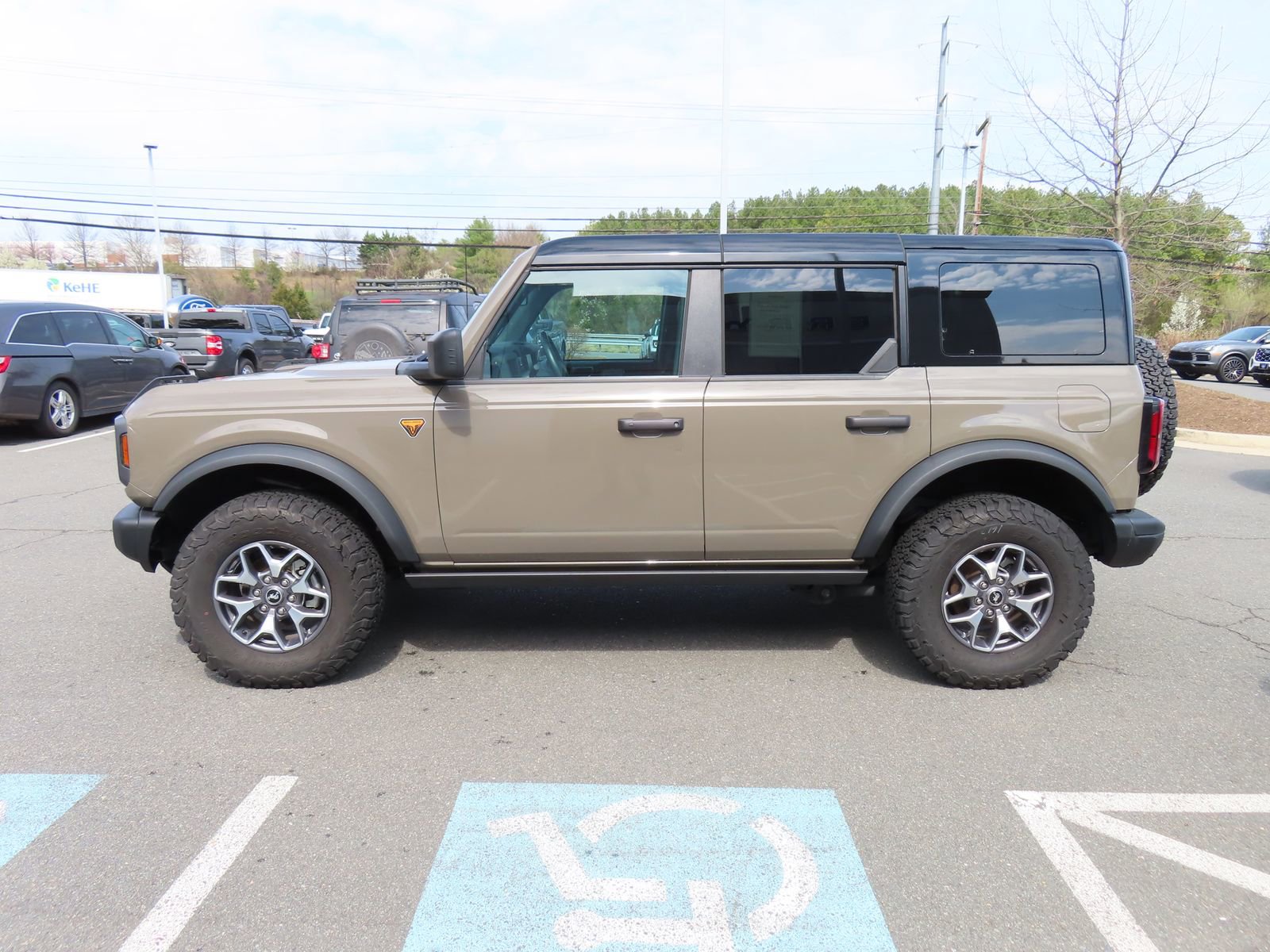 Certified 2025 Ford Bronco Badlands image 8