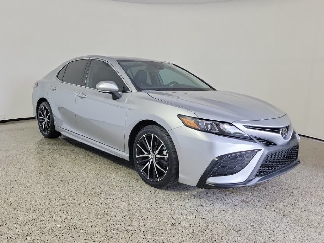 Used 2024 Toyota Camry SE FWD image 4