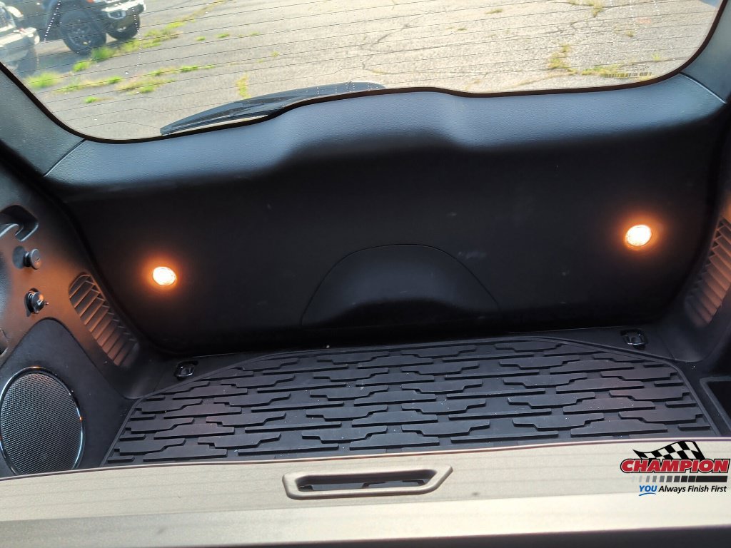 Used 2018 Jeep Grand Cherokee SRT AWD/4WD image 23