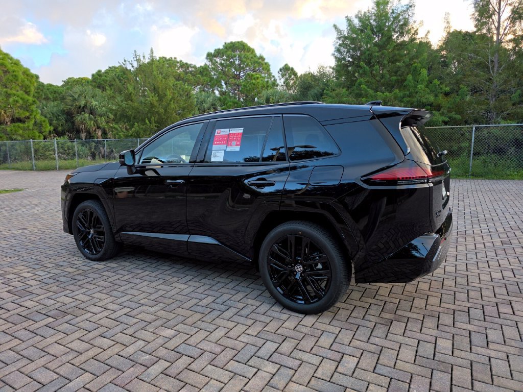 New 2026 Toyota RAV4 XSE AWD/4WD image 9