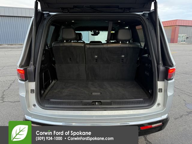 Used 2022 Jeep Wagoneer Series III w/ Flexible Seating Group image 19
