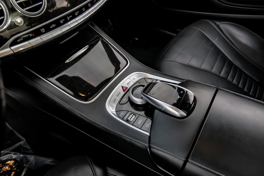 Used 2019 Mercedes-Benz S 560 4MATIC Sedan image 30