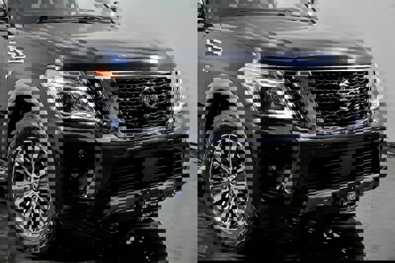 Used 2019 Nissan Armada SL w/ Premium Package image 2