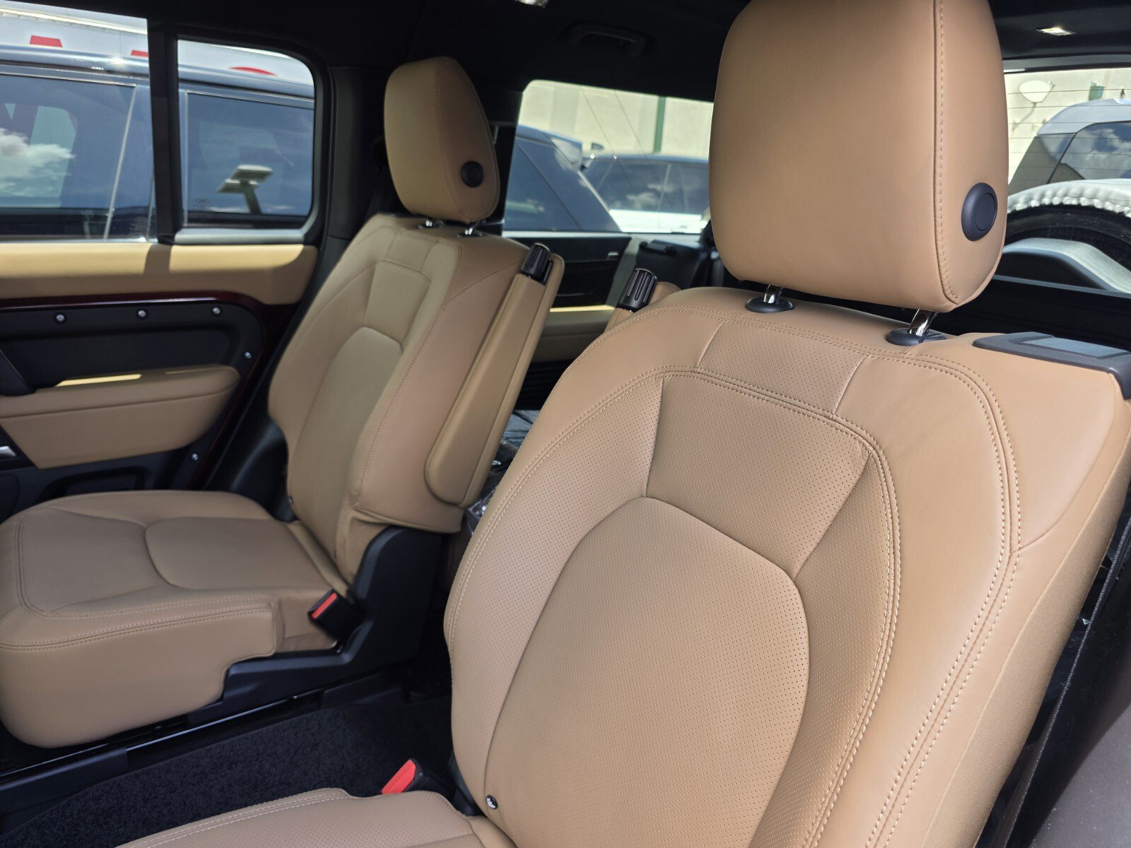 New 2026 Land Rover Defender 130 X-Dynamic SE AWD/4WD image 14