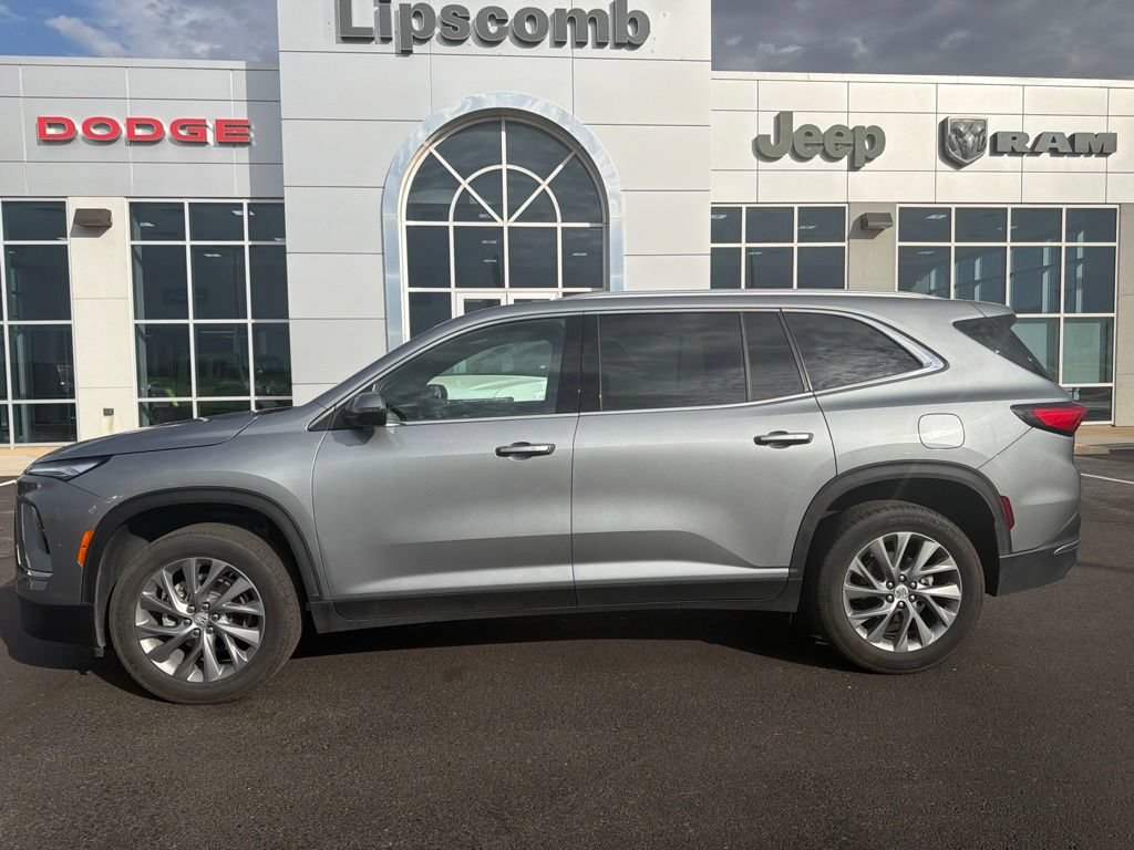 Used 2026 Buick Enclave Preferred FWD image 2