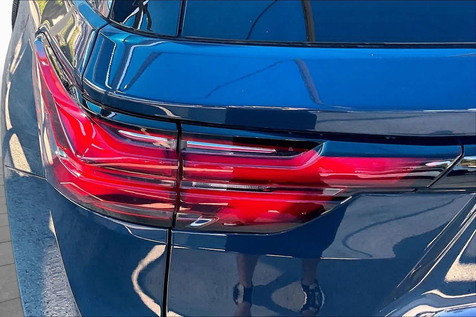 Used 2023 Chevrolet Traverse LS w/ Safety Package FWD image 27
