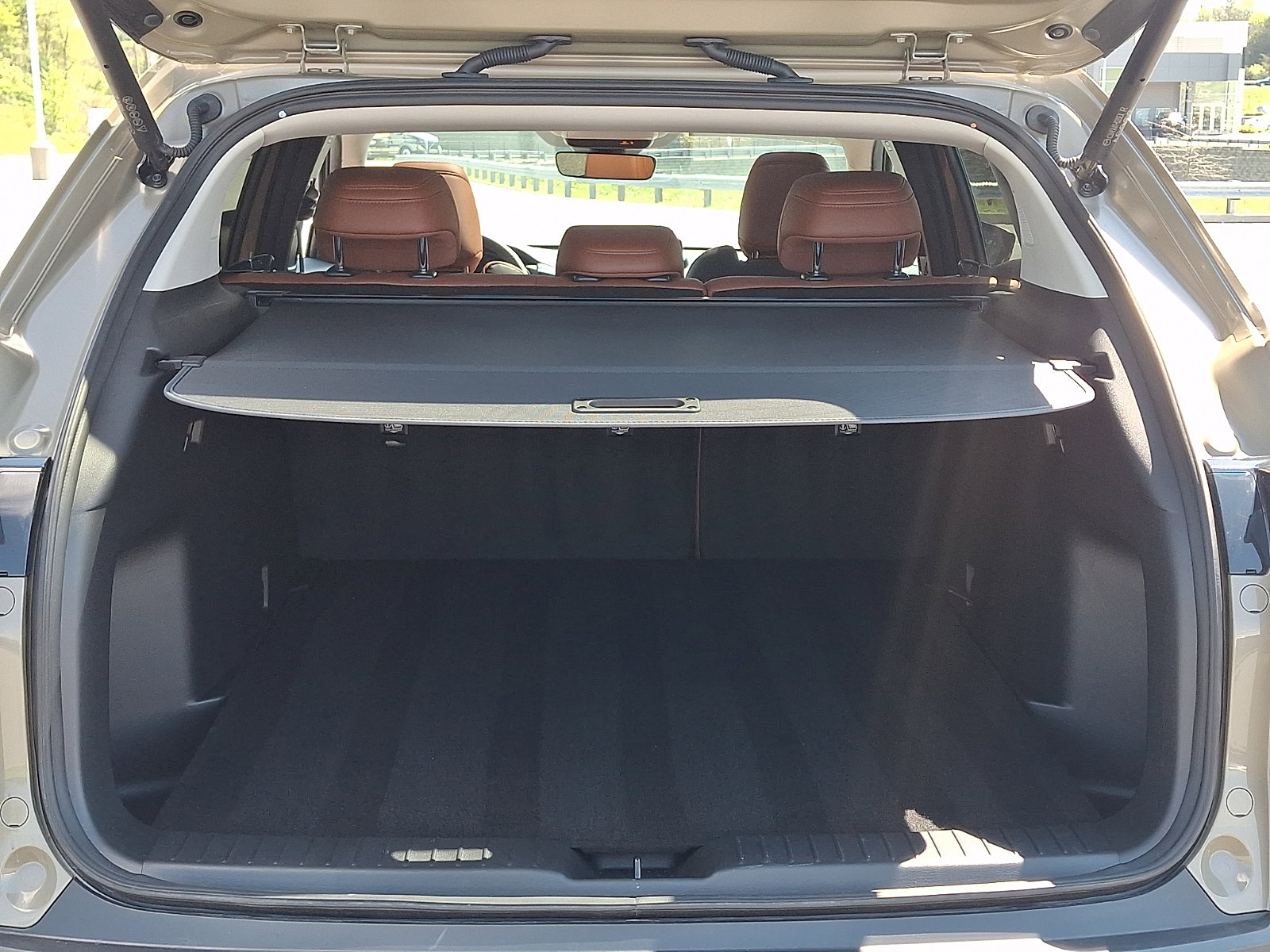 Certified 2025 MAZDA CX-50 AWD 2.5 Turbo w/ Premium Pkg image 29