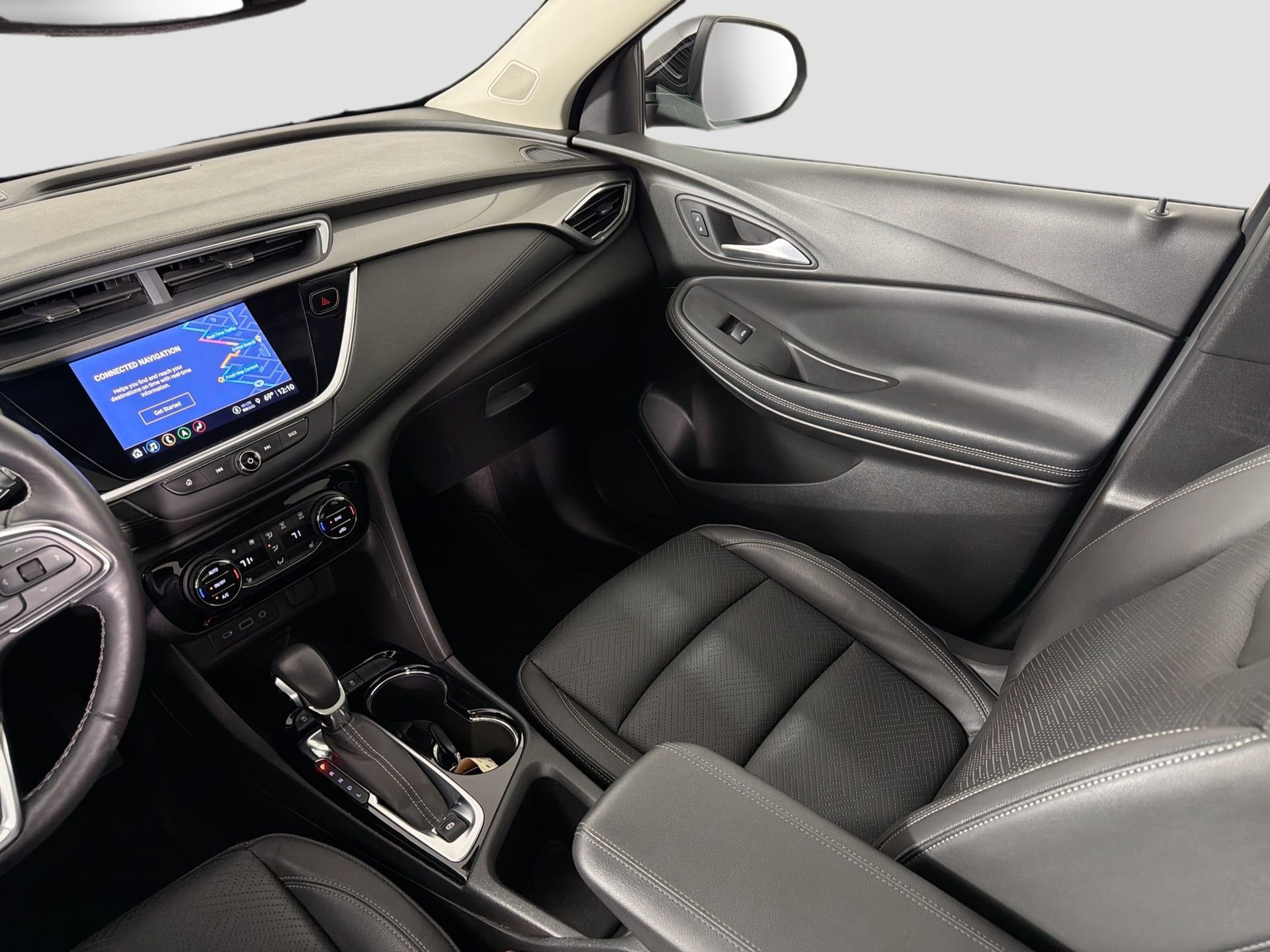 Used 2021 Buick Encore GX Essence w/ Advanced Technology Package image 28