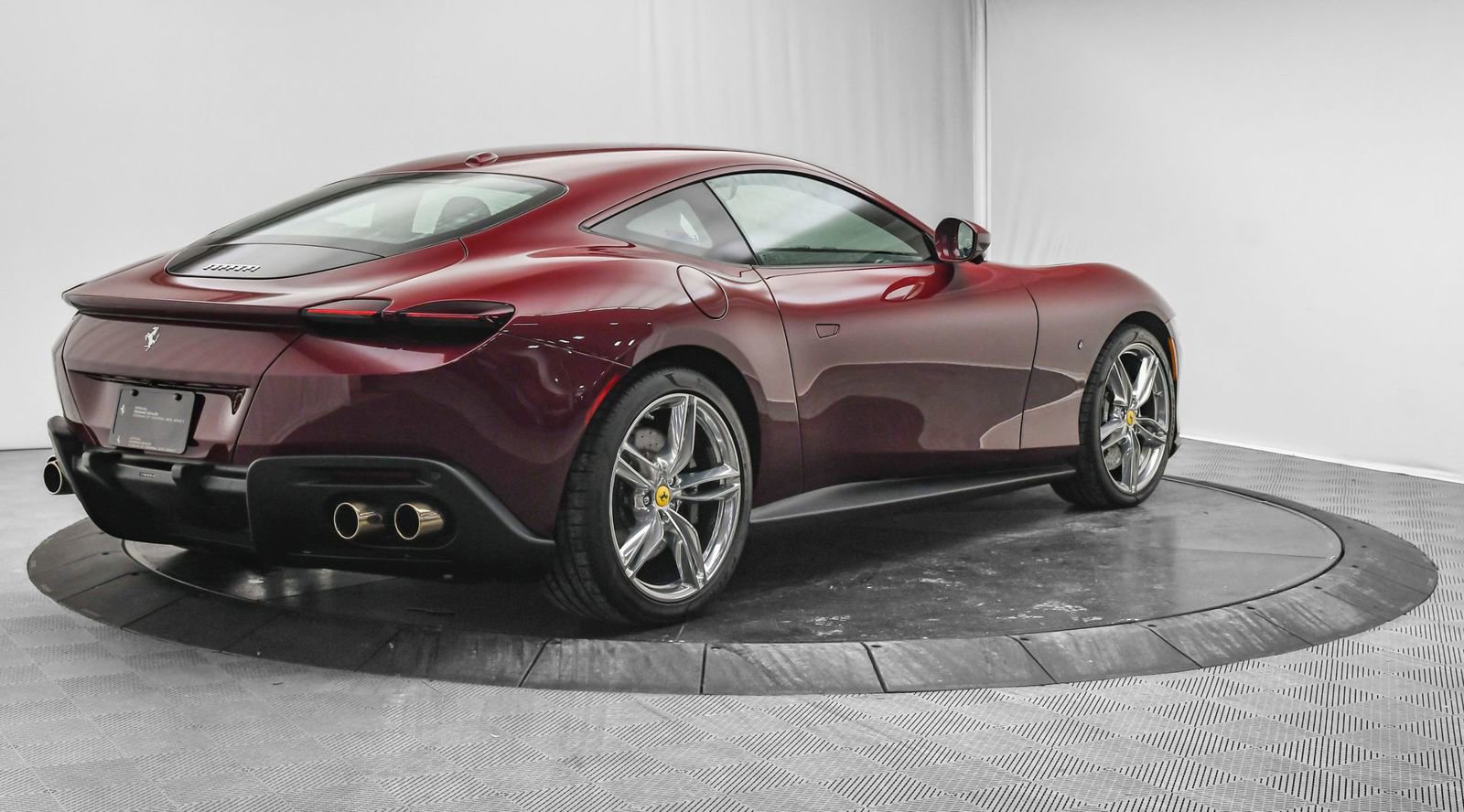 Used 2023 Ferrari Roma image 9