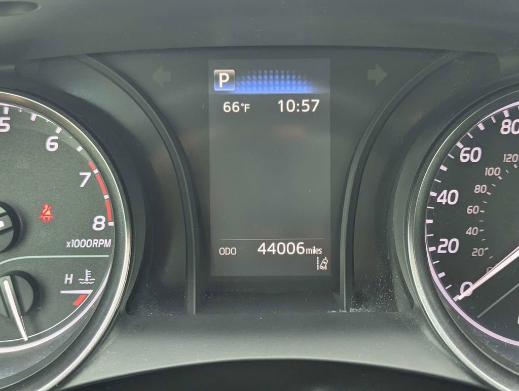 Used 2021 Toyota Camry SE image 23