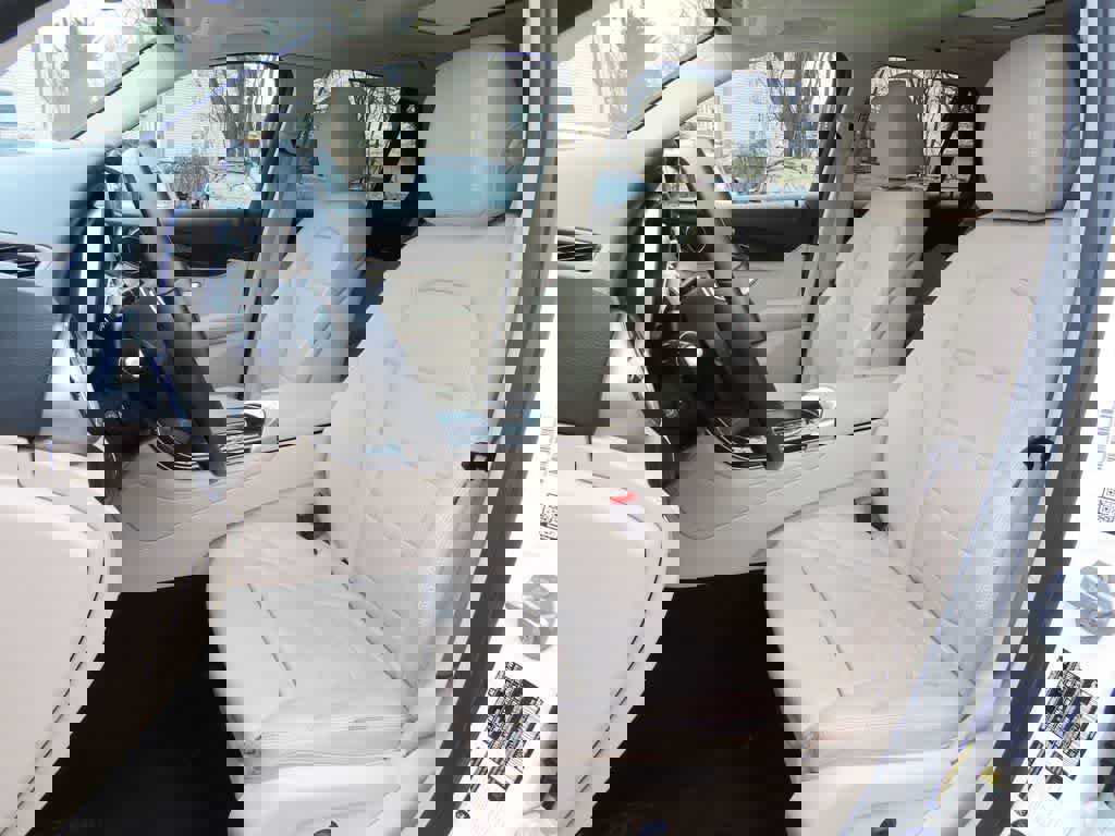 Used 2021 Mercedes-Benz GLC 300 4MATIC image 12