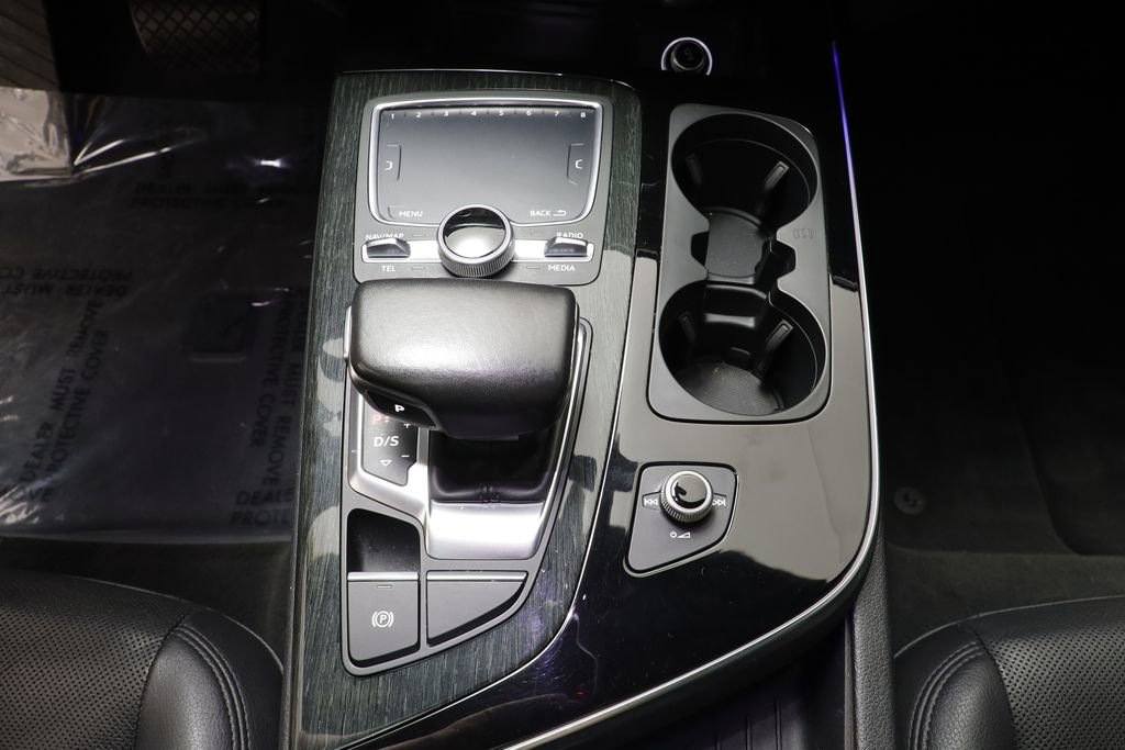 Used 2017 Audi Q7 3.0T Prestige w/ Prestige Package image 14