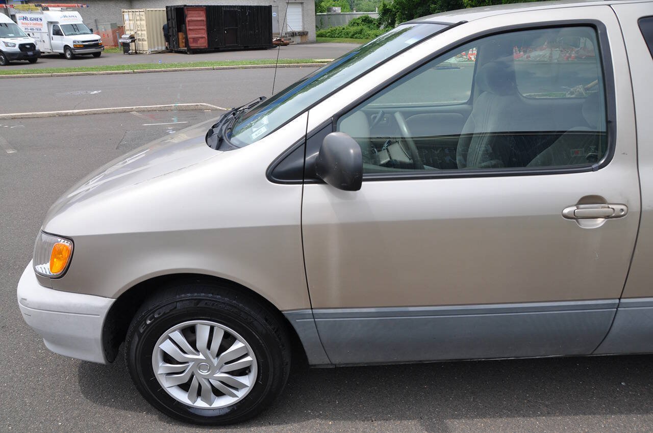 Used 2002 Toyota Sienna LE FWD image 12