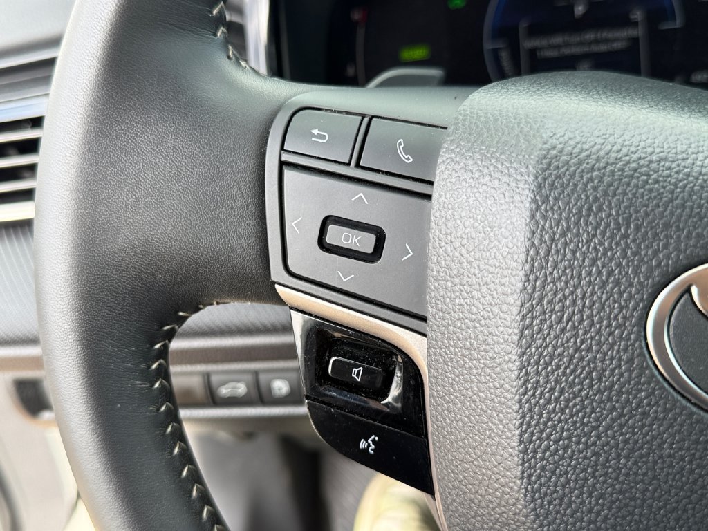 Used 2026 Toyota Camry SE FWD image 15