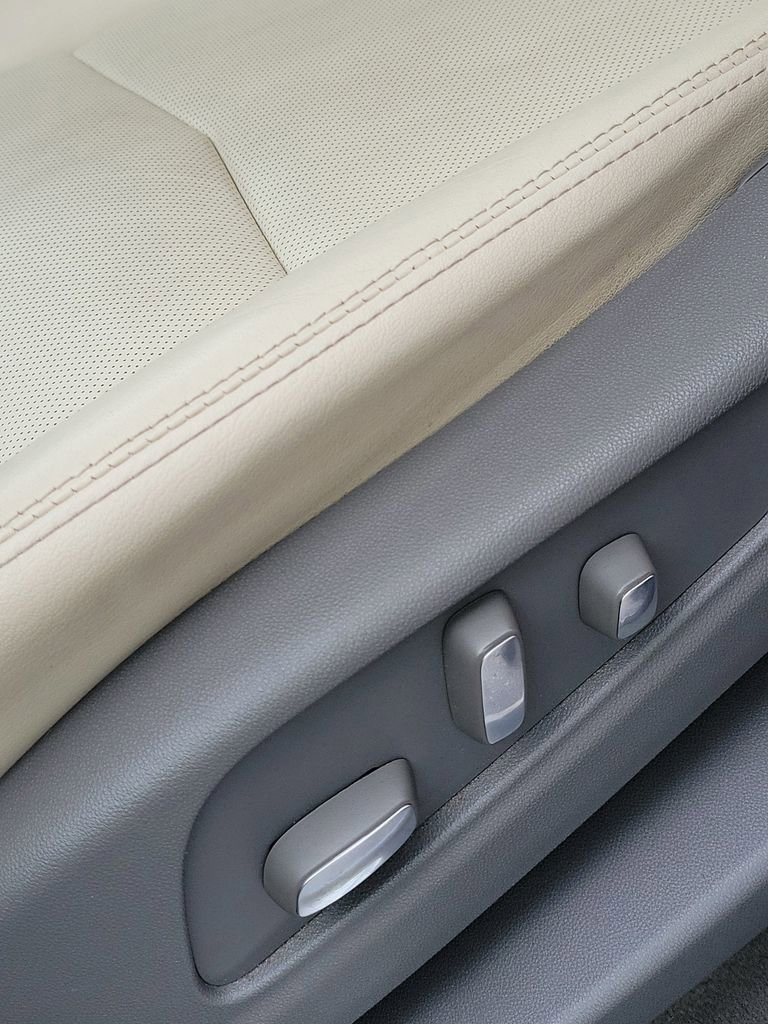 Certified 2023 Cadillac XT5 Premium Luxury image 8