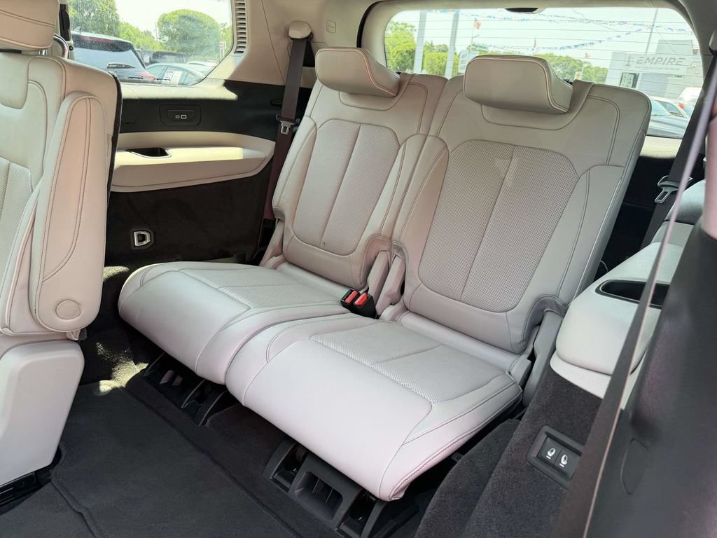 Certified 2021 Jeep Grand Cherokee L Overland w/ Luxury Tech Group IV AWD/4WD image 20