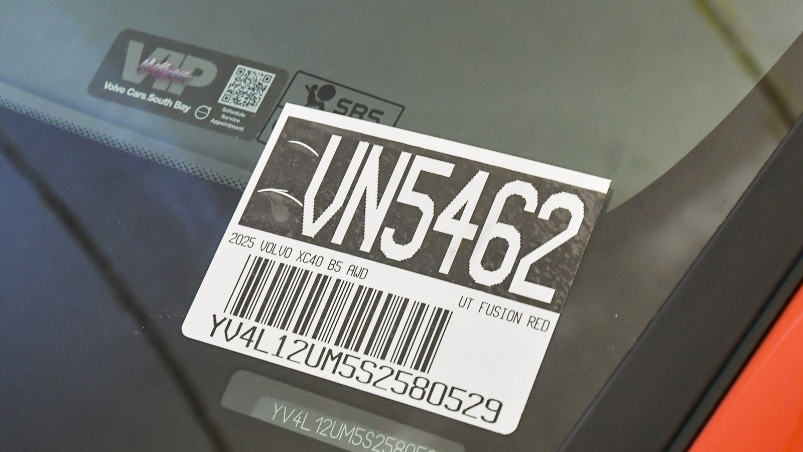 Certified 2025 Volvo XC40 B5 Ultra w/ Climate Package image 30