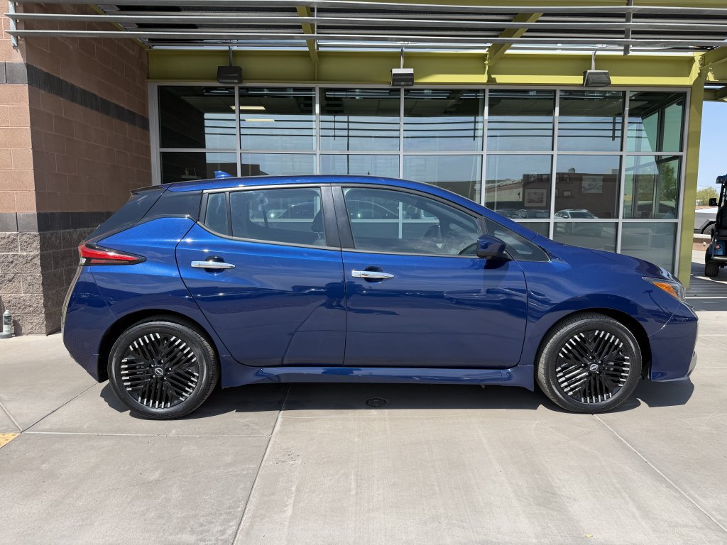 Used 2025 Nissan Leaf SV Plus FWD image 9