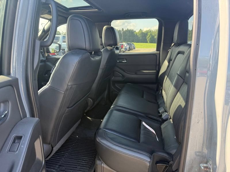 Used 2022 Nissan Frontier PRO-4X w/ Pro-4X Premium Package AWD/4WD image 8