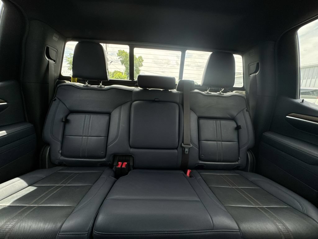Used 2022 Chevrolet Silverado 1500 High Country w/ Technology Package AWD/4WD image 33