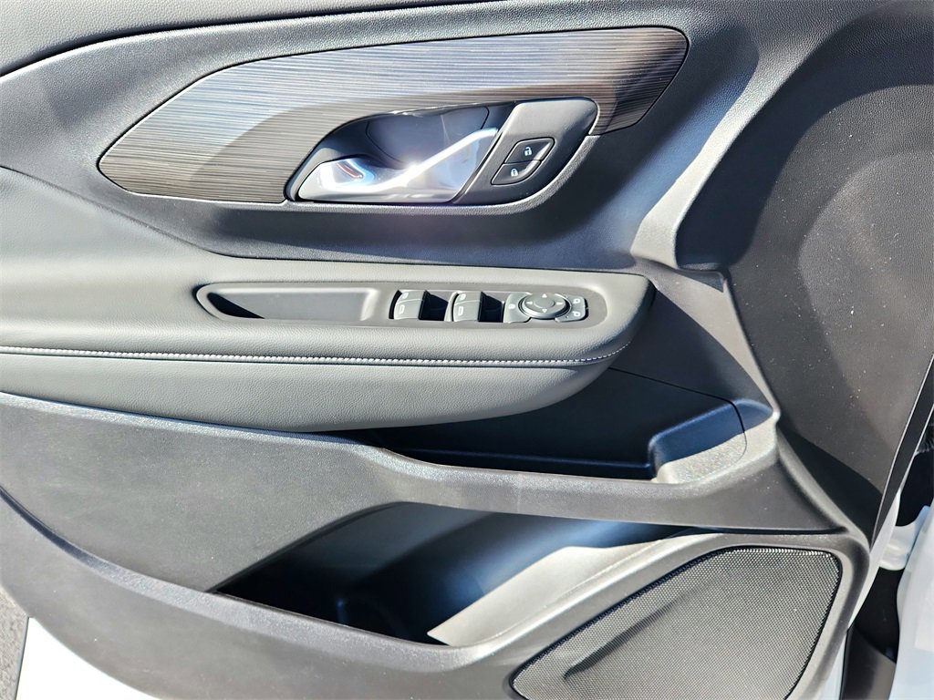 New 2024 GMC Terrain SLE image 20