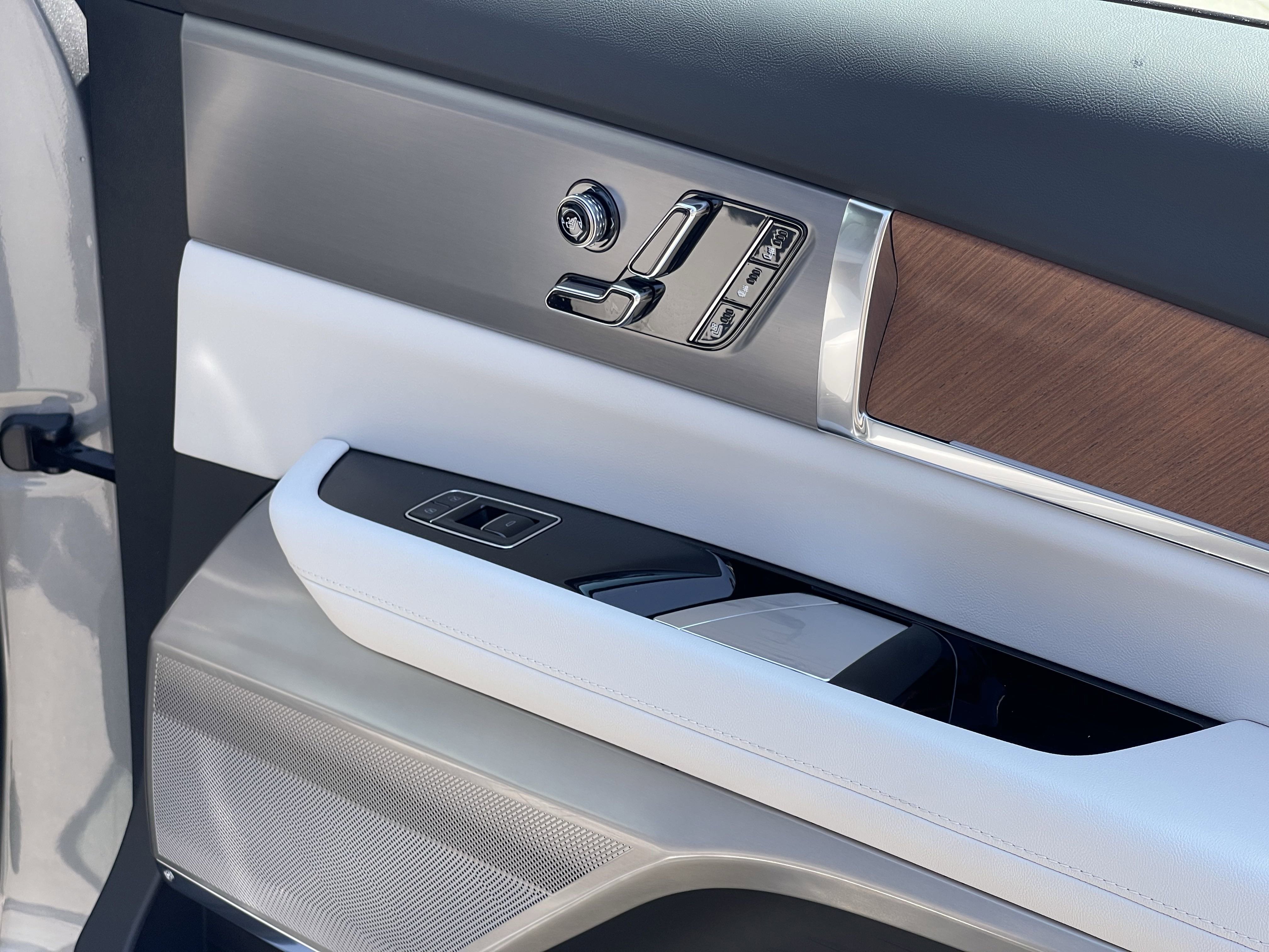 New 2026 Cadillac Vistiq Sport image 8