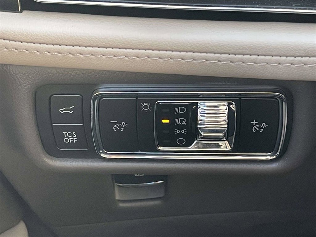 Certified 2023 Lincoln Nautilus Reserve w/ Equipment Group 201A image 28