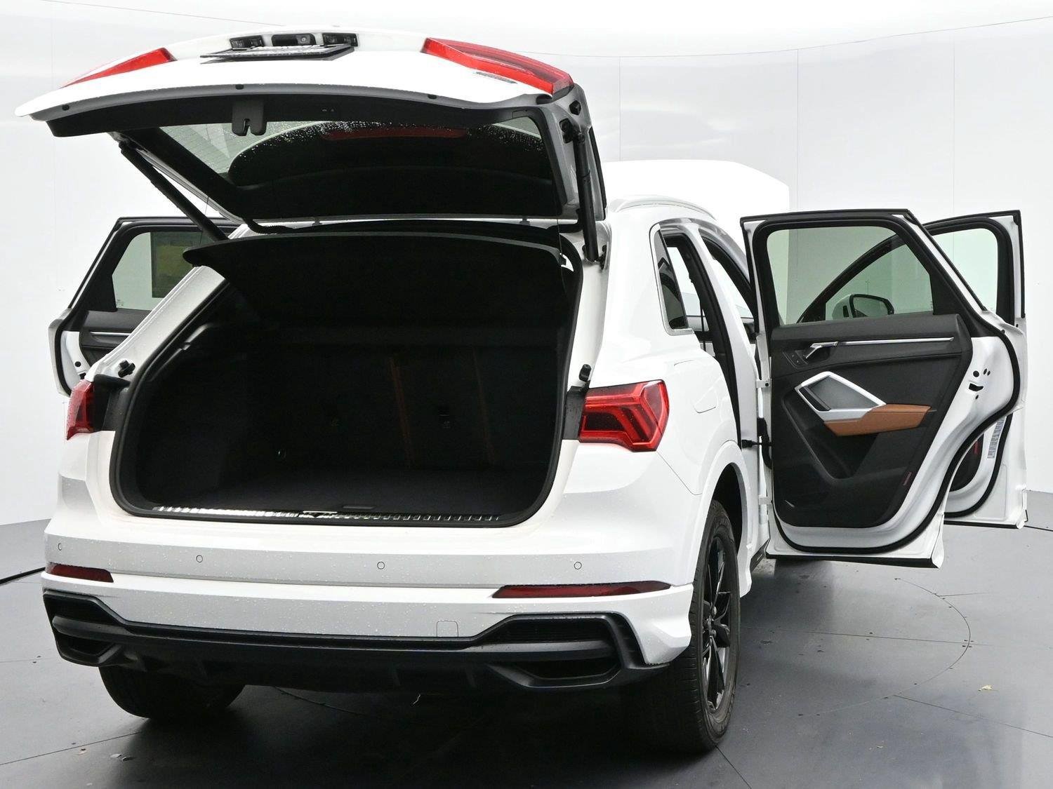 Used 2021 Audi Q3 2.0T Premium w/ Convenience Package AWD/4WD image 31