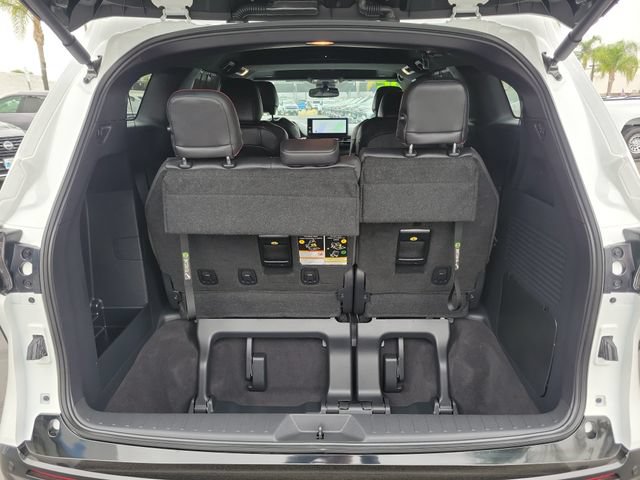 Used 2025 Toyota Sienna XSE FWD image 30