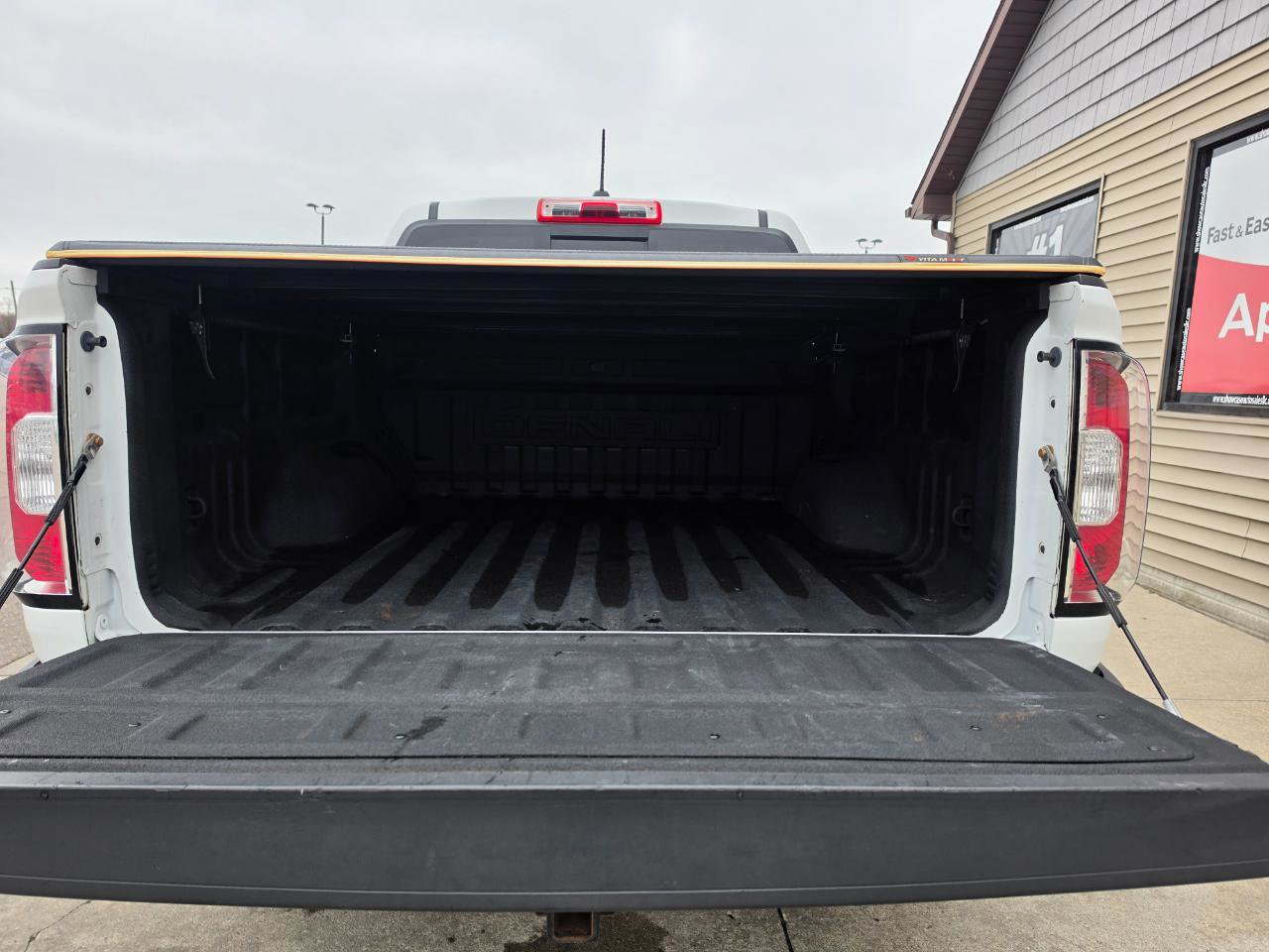 Used 2017 GMC Canyon Denali image 18