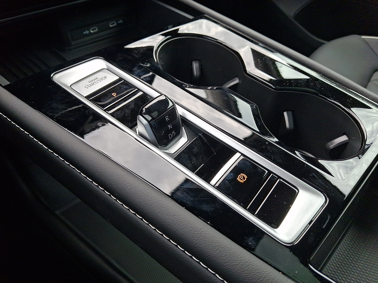 New 2026 Volkswagen Atlas SEL Premium R-Line image 11