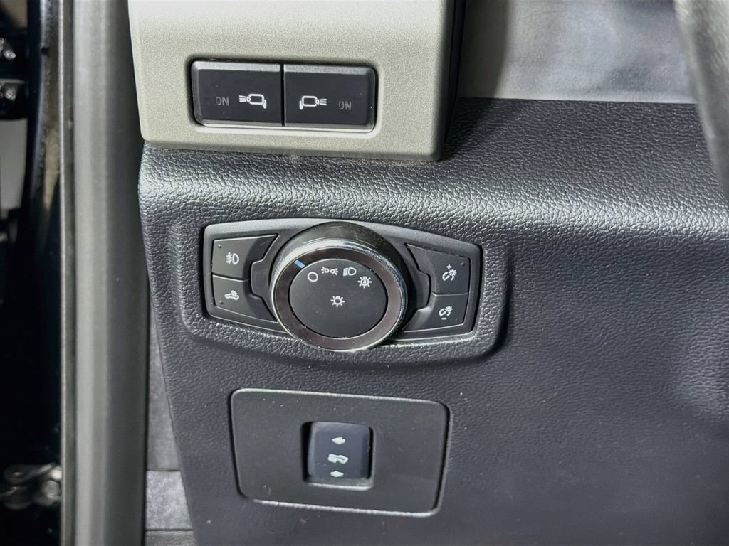 Used 2017 Ford F150 Lariat w/ Equipment Group 502A Luxury AWD/4WD image 11