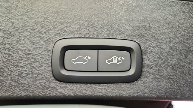 New 2026 Volvo XC40 B5 Plus w/ Protection Package Premier AWD/4WD image 42