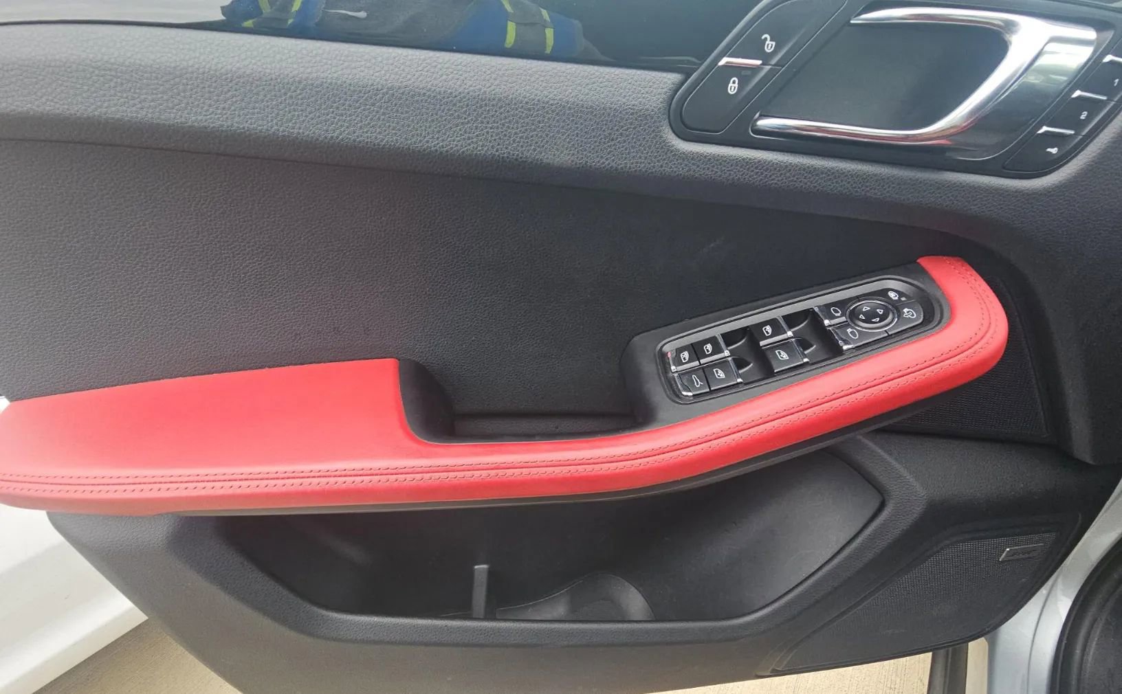 Used 2017 Porsche Macan S image 8