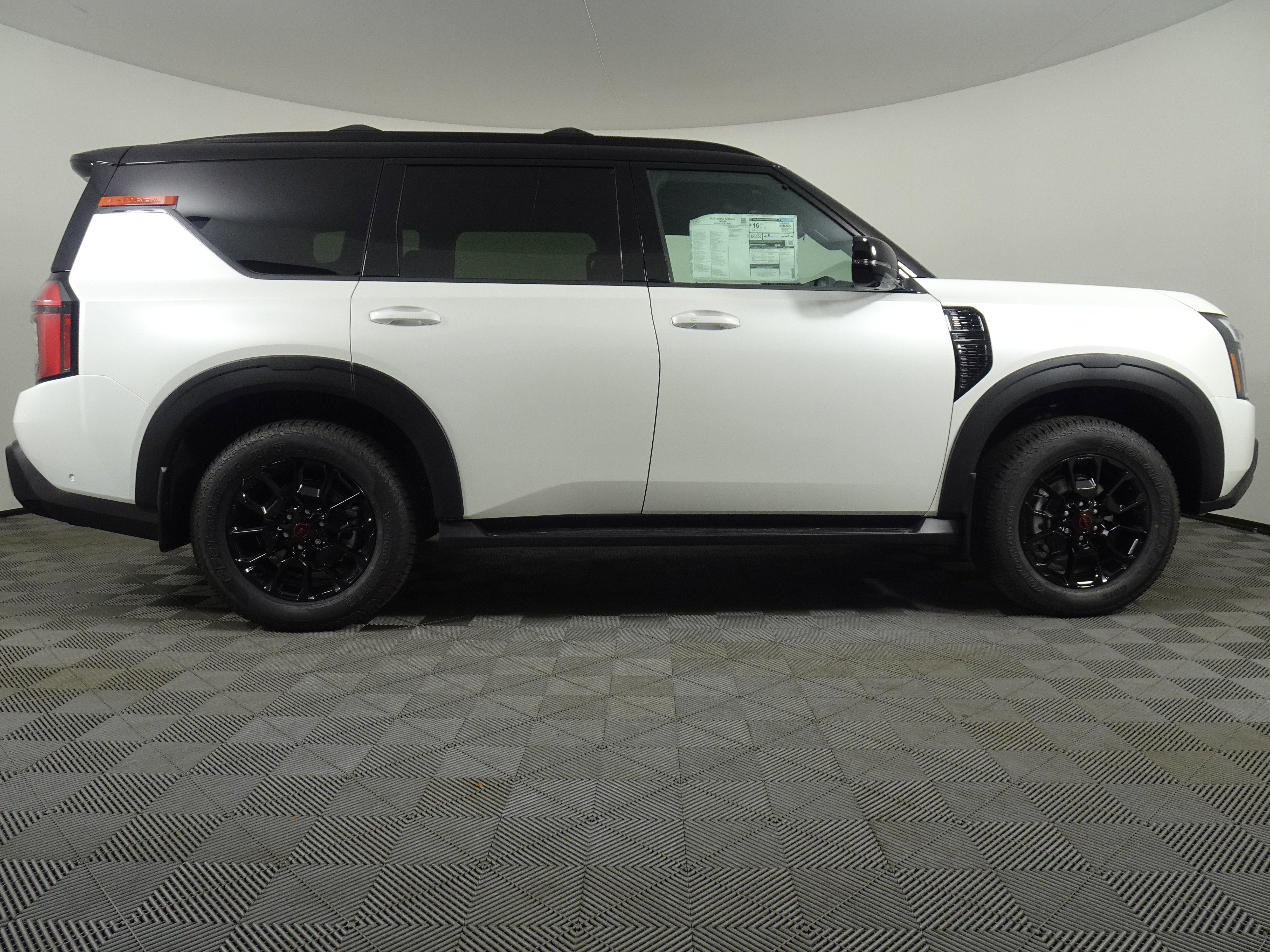 New 2025 Nissan Armada PRO-4X image 2