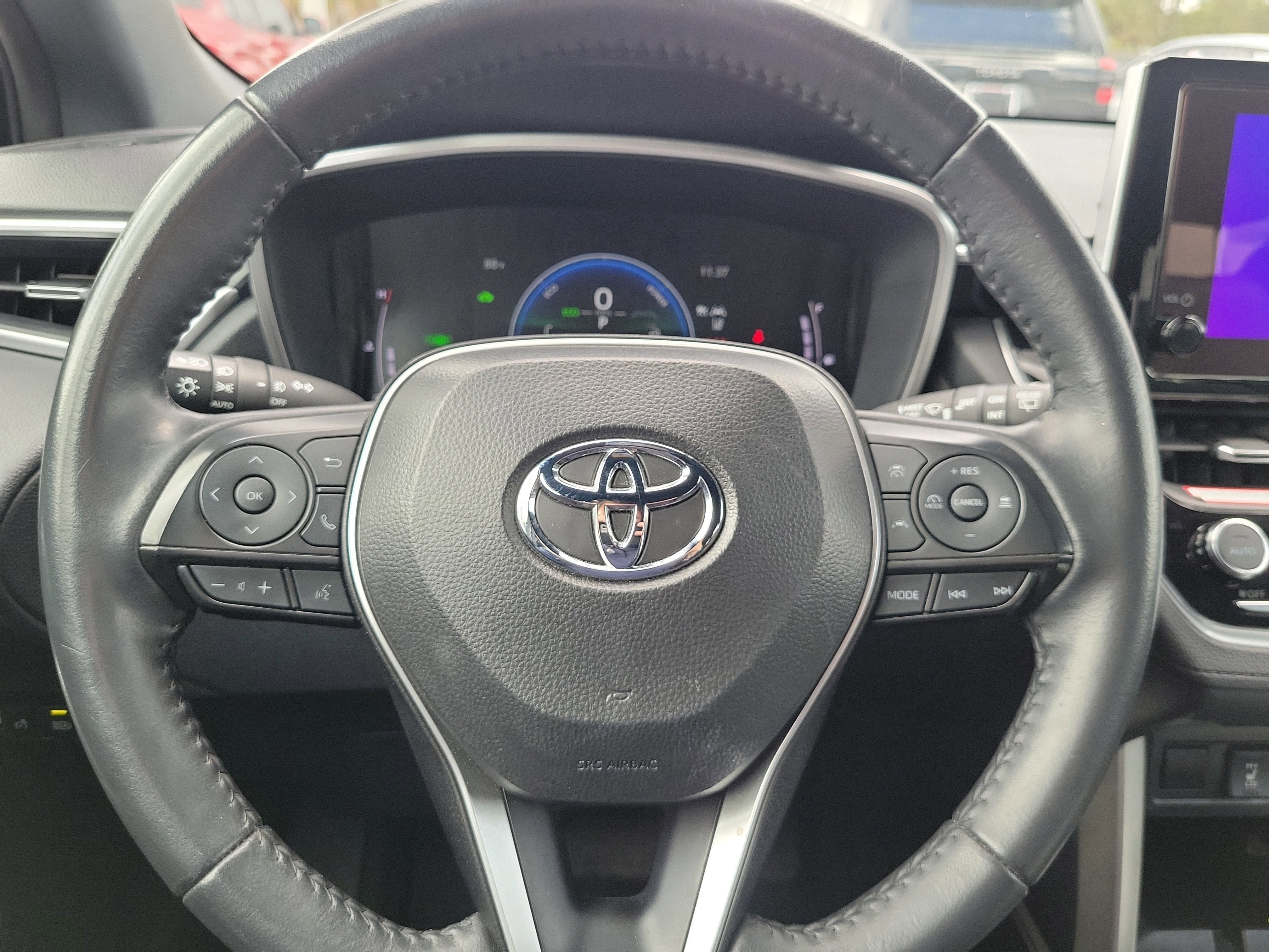 Used 2024 Toyota Corolla Cross SE image 23