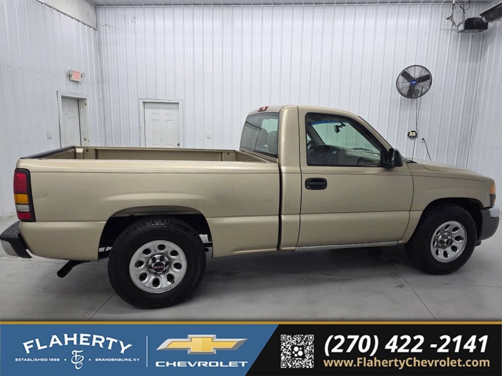 Used 2005 GMC Sierra 1500 W/T RWD image 2