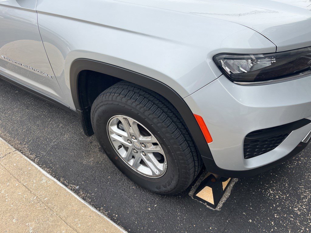 Used 2024 Jeep Grand Cherokee Laredo w/ MOPAR Finishing Package image 3