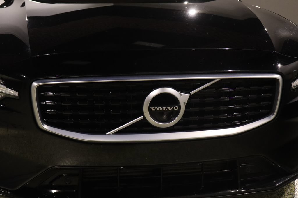 Used 2020 Volvo S60 T5 Momentum FWD image 14