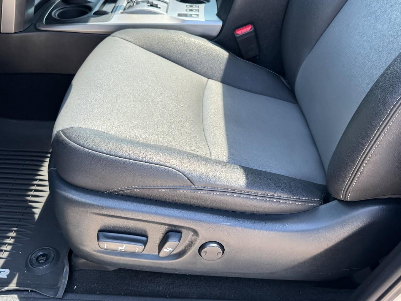 Used 2019 Toyota 4Runner SR5 Premium AWD/4WD image 15
