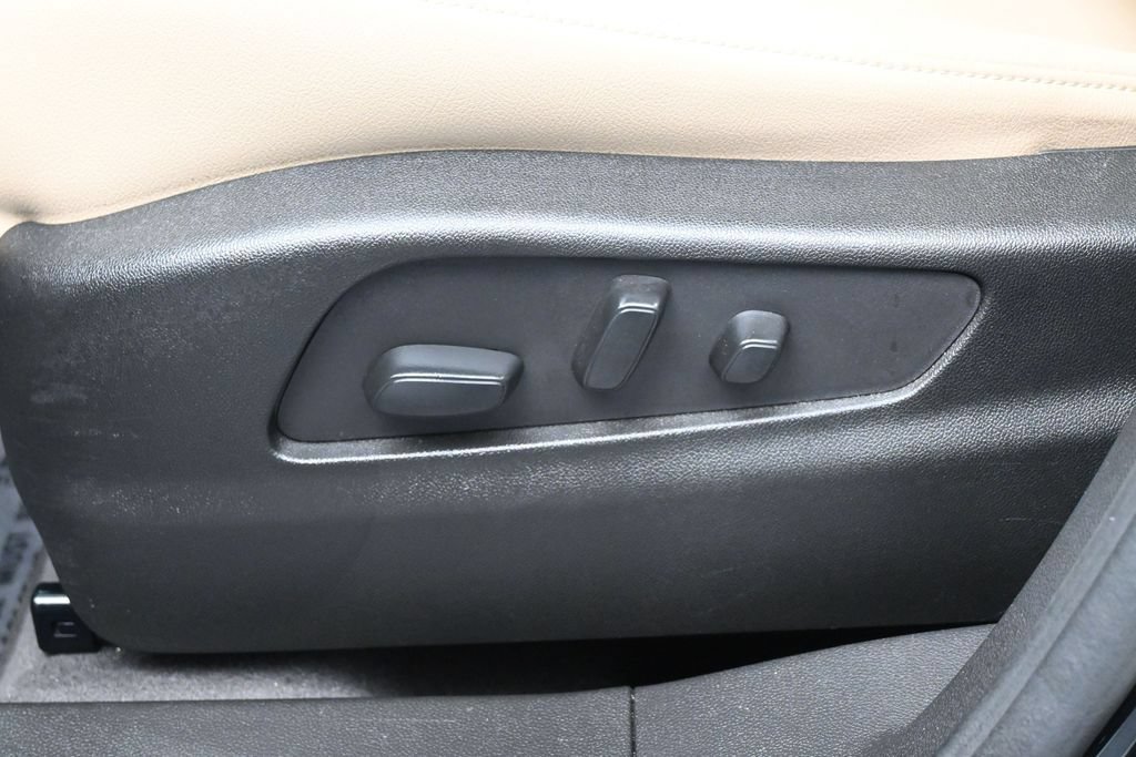 Used 2024 Cadillac XT4 Luxury FWD image 12