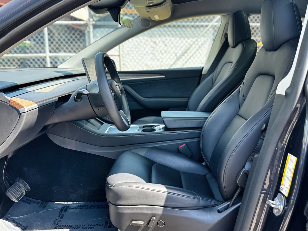 Used 2024 Tesla Model Y Long Range RWD image 37